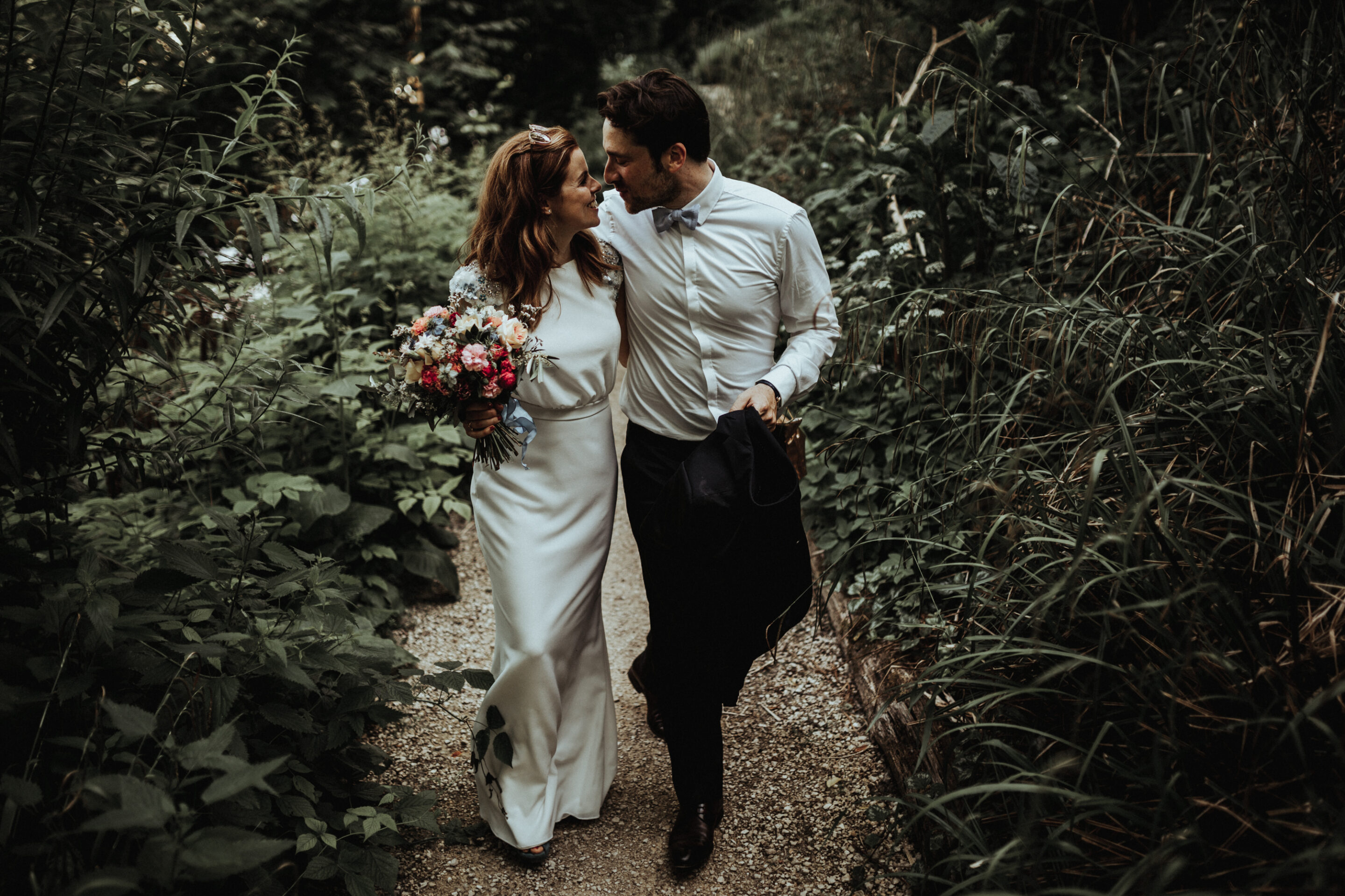 Célébration après la cérémonie folk — mariage Bâle Suisse 2022 · ANtO photographe mariage Auvergne