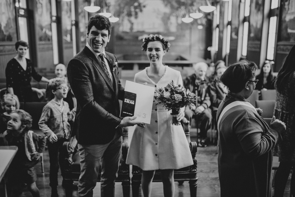 Ambiance festive après le mariage civil mairie du 3ème Lyon — C & M 2022 · ANtO photographe mariage Auvergne