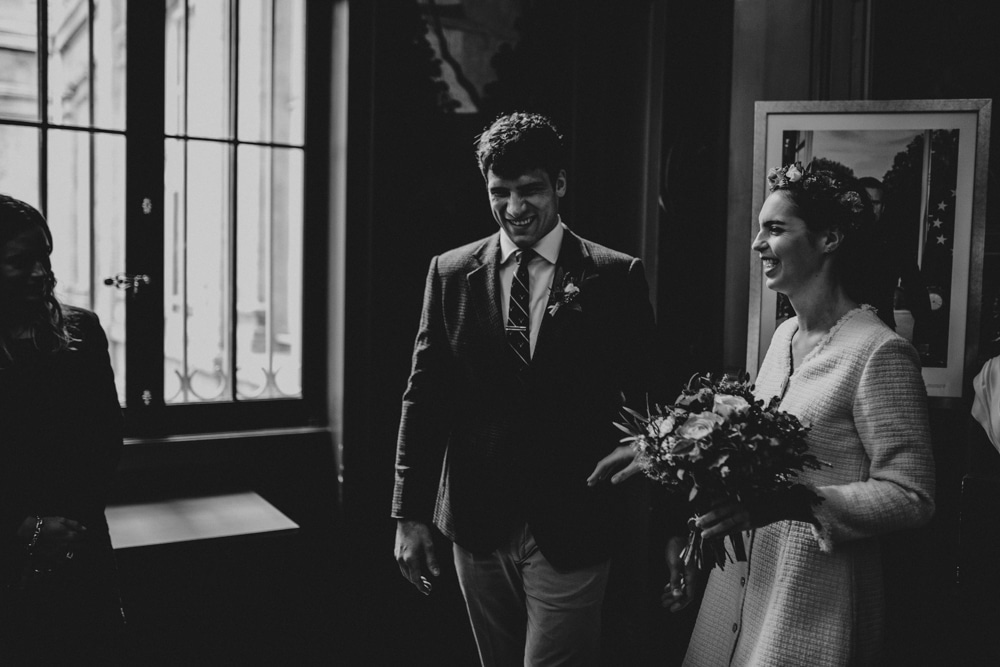 Portrait spontané des mariés à Lyon — mariage civil C & M · ANtO photographe Auvergne 2022