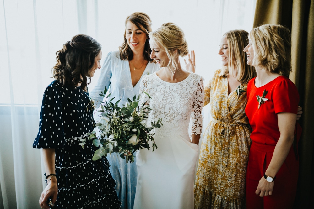 Détails du cocktail et de la décoration florale, mariage au Domaine du Gouverneur 2022 — ANtO photographe Auvergne