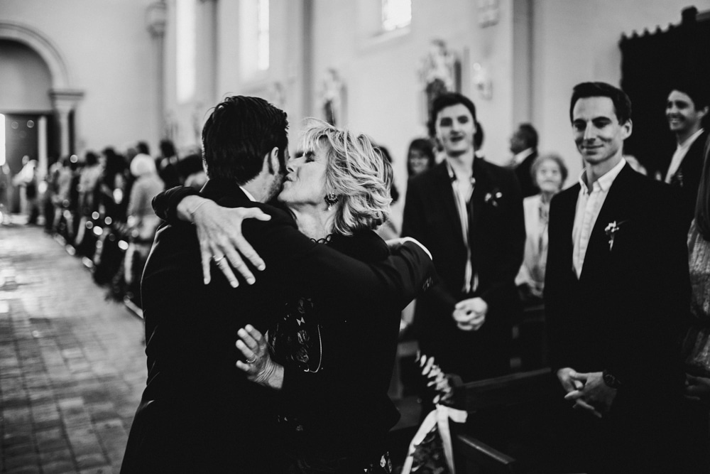 Coucher de soleil sur le Domaine du Gouverneur pendant le cocktail du mariage, Monthieux Ain 2022 — ANtO photographe Auvergne
