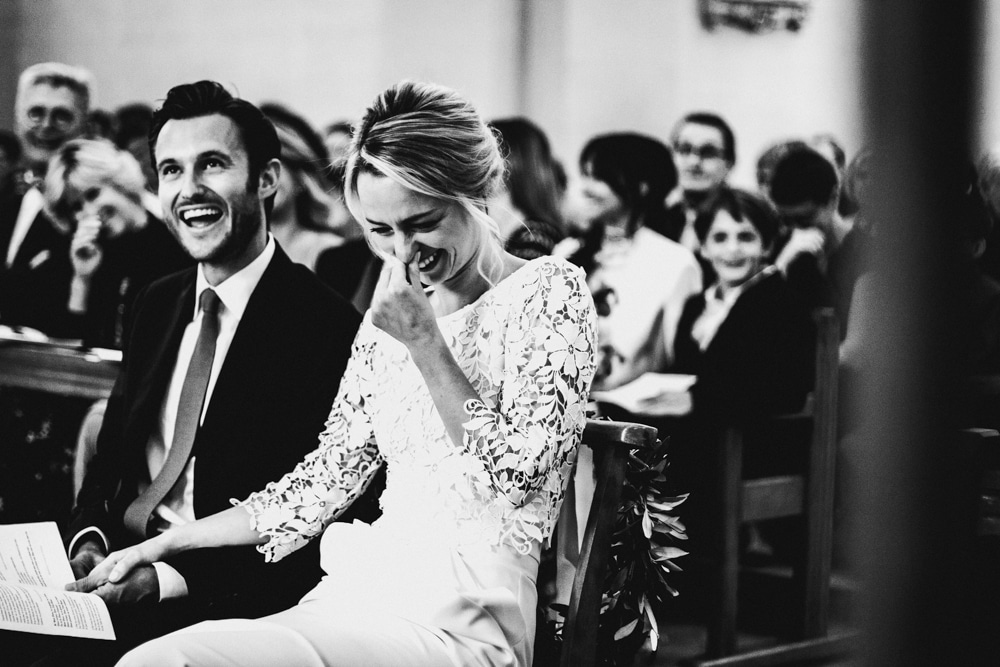 Transition du cocktail vers la soirée au Domaine du Gouverneur Monthieux, mariage Marie Mathieu 2022 — ANtO photographe Auvergne