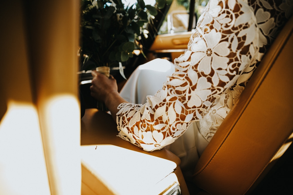 Rires et émotions lors des discours au dîner de mariage, Domaine du Gouverneur Monthieux 2022 — ANtO photographe Auvergne